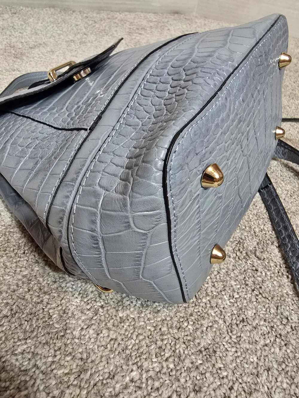 Divina Firenze Made In Italy Leather Croc-Embossed Small Light Blue Backpack Bag